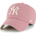 rozowa-regulowana-czapka-z-zakrzywionym-daszkiem-clean-up-ballpark-new-york-yankees-mlb-od-47-brand