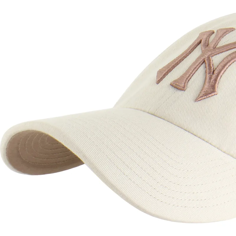 beige-verstellbare-curved-cap-clean-up-ballpark-mojave-der-new-york-yankees-mlb-von-47-brand
