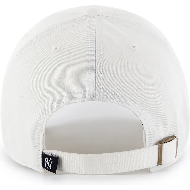 casquette-courbee-blanche-avec-logo-blanc-ajustable-clean-up-new-york-yankees-mlb-47-brand