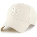 bezowa-czapka-z-daszkiem-snapback-z-bezowym-logo-mvp-new-york-yankees-mlb-od-47-brand