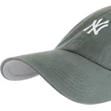 grune-verstellbare-curved-cap-mit-weissem-logo-clean-up-base-runner-der-new-york-yankees-mlb-von-47-brand