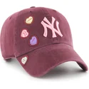cepur-izliekta-sarkans-regulejams-clean-up-candy-heart-no-new-york-yankees-mlb-no-47-brand