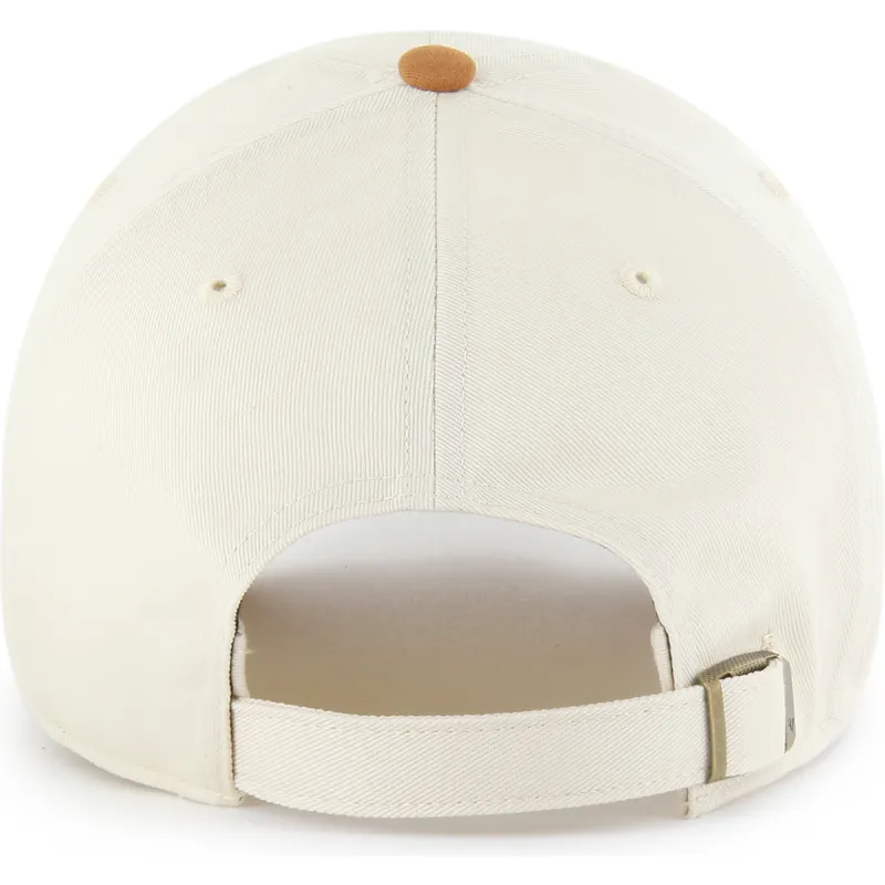 bezowo-brazowa-regulowana-czapka-z-zakrzywionym-daszkiem-clean-up-mini-script-suede-visor-boston-red-sox-mlb-od-47-brand
