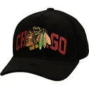schwarze-gebogene-snapback-kappe-arch-stamp-pro-der-chicago-blackhawks-nhl-von-mitchell-ness