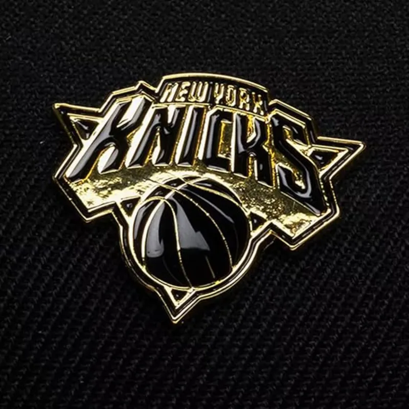cap-izliekta-black-snapback-pinned-gold-pro-no-new-york-knicks-nba-no-mitchell-ness
