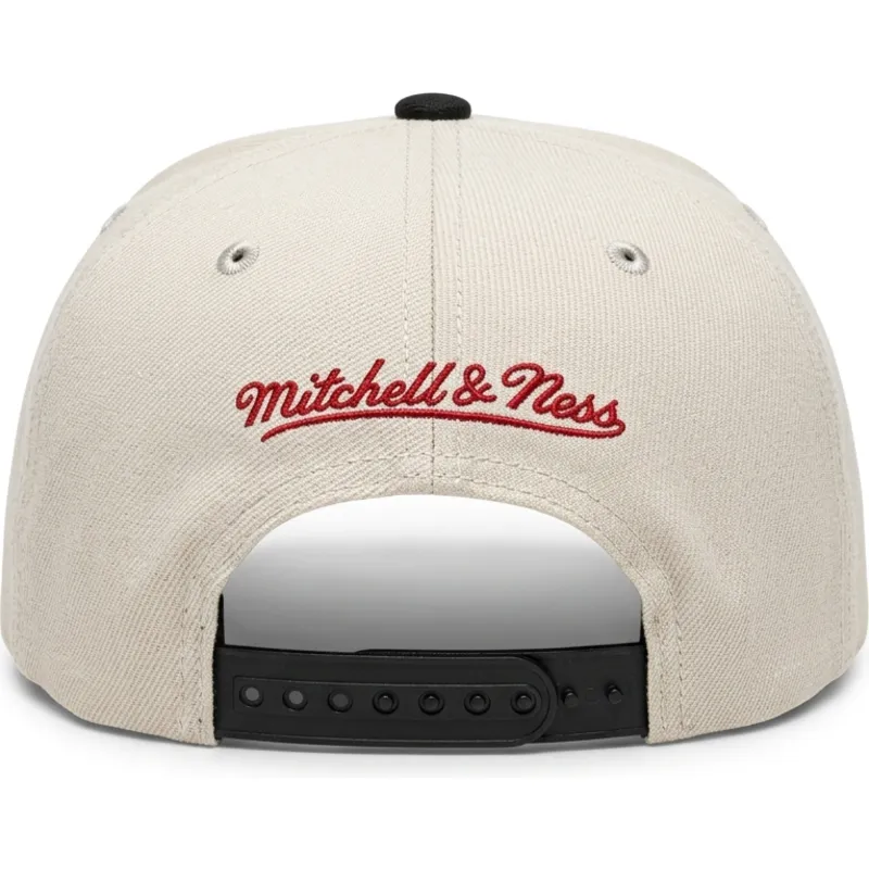 gorra-plana-negra-y-beige-snapback-across-the-board-de-philadelphia-76ers-nba-de-mitchell-ness