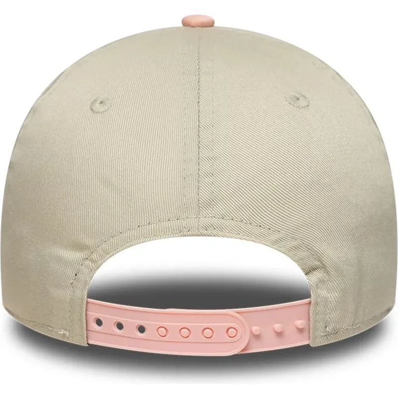 beige-und-rosa-gebogene-snapback-kappe-fur-kinder-9forty-von-spongebob-und-patrick-star-von-new-era