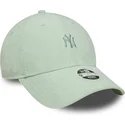 grune-gebogene-verstellbare-damenkappe-9forty-mini-cord-der-new-york-yankees-mlb-von-new-era