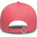 rozowa-regulowana-czapka-z-zakrzywionym-daszkiem-z-bezowym-logo-dla-kobiet-9twenty-league-essential-midi-new-york-yankees-mlb-ne