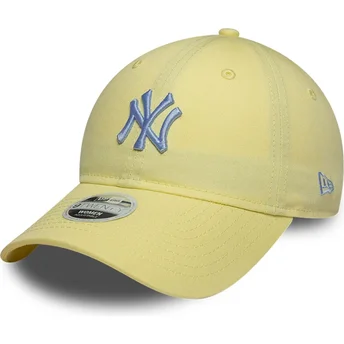 Gorra curva amarilla ajustable para mujer 9TWENTY League Essential Midi de New York Yankees MLB de New Era