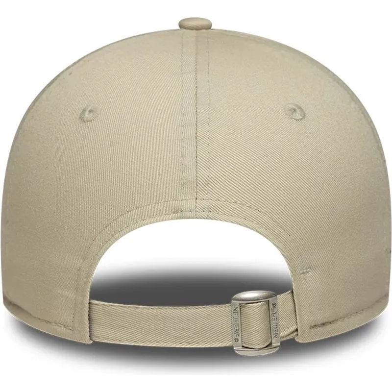 bezowa-regulowana-czapka-z-zakrzywionym-daszkiem-dla-kobiet-9forty-metallic-new-york-yankees-mlb-new-era