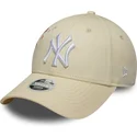 beige-verstellbare-curved-cap-fur-damen-9forty-floral-icon-side-der-new-york-yankees-mlb-von-new-era