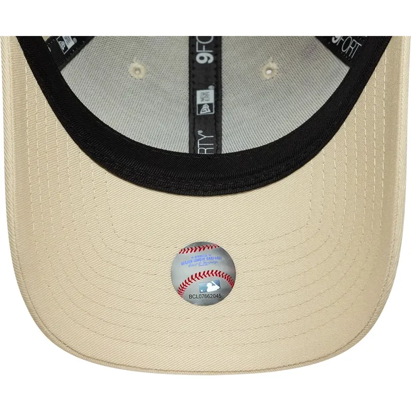 cepur-izliekta-bess-regulejams-9forty-floral-icon-side-no-new-york-yankees-mlb-no-new-era
