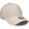 casquette-courbee-rose-claire-ajustable-pour-femme-9forty-linen-new-york-yankees-mlb-new-era