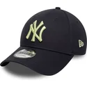 marineblaue-verstellbare-curved-cap-mit-gelbem-logo-9forty-league-essential-der-new-york-yankees-mlb-von-new-era