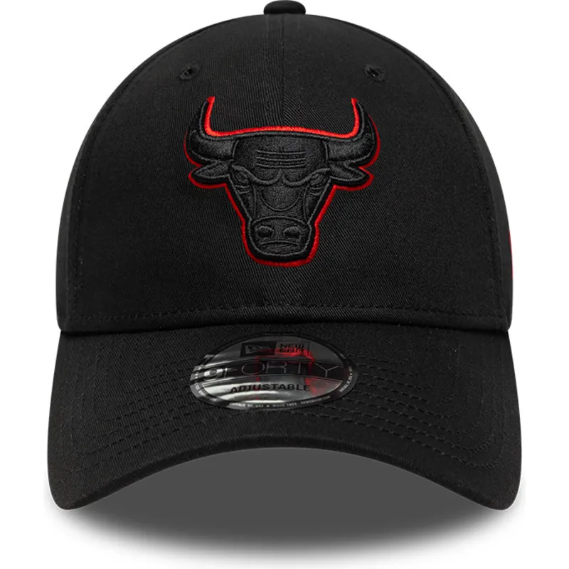 cepur-izliekta-melns-regulejams-9forty-team-outline-no-chicago-bulls-nba-no-new-era
