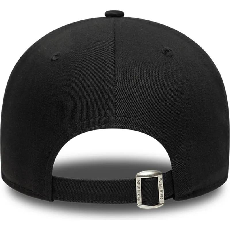 czarna-regulowana-czapka-z-zakrzywionym-daszkiem-z-czarnym-logo-9forty-team-outline-chicago-bulls-nba-new-era