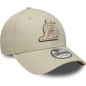 gorra-curva-beige-ajustable-con-logo-beige-9forty-team-outline-de-los-angeles-lakers-nba-de-new-era
