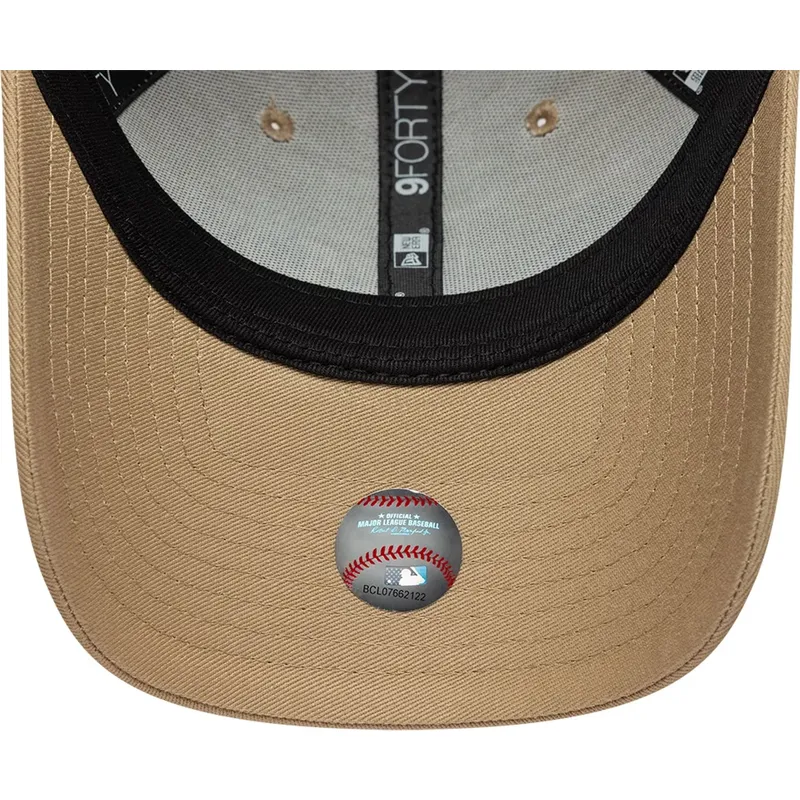brazowa-regulowana-czapka-z-zakrzywionym-daszkiem-z-brazowym-logo-9forty-tonal-icon-los-angeles-dodgers-mlb-new-era
