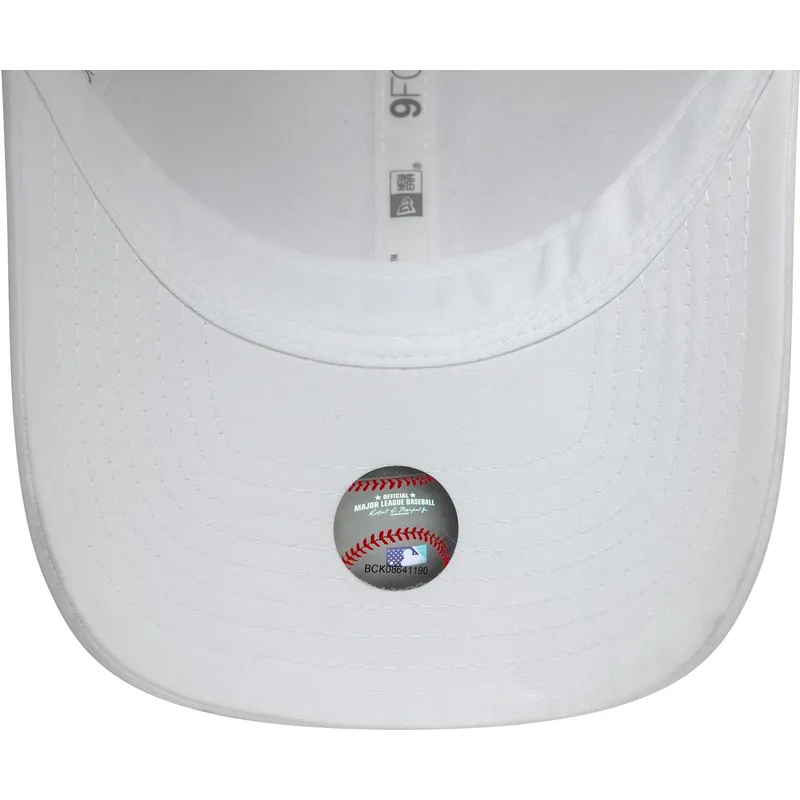 cap-izliekta-white-adjustable-strap-9forty-flawless-no-new-york-yankees-mlb-no-new-era cap-izliekta-white-adjustable-strap-9forty-flawless-no-new-york-yankees-mlb-no-new-era