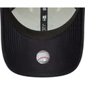 bezowa-i-granatowa-regulowana-czapka-z-zakrzywionym-daszkiem-z-granatowym-logo-9forty-world-series-new-york-yankees-mlb-new-era