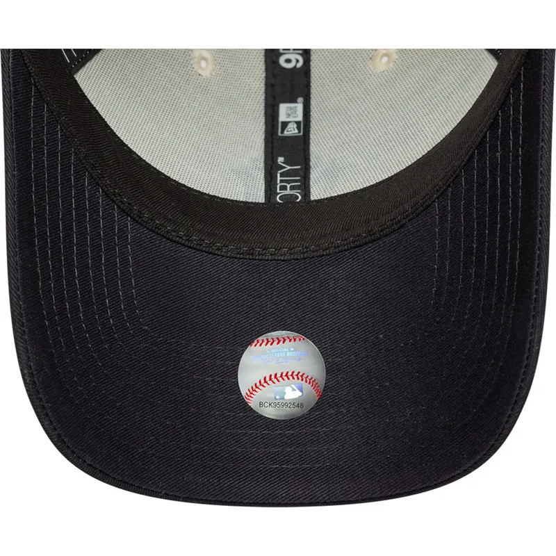 cepur-izliekta-bess-regulejama-lente-9forty-world-series-no-new-york-yankees-mlb-no-new-era