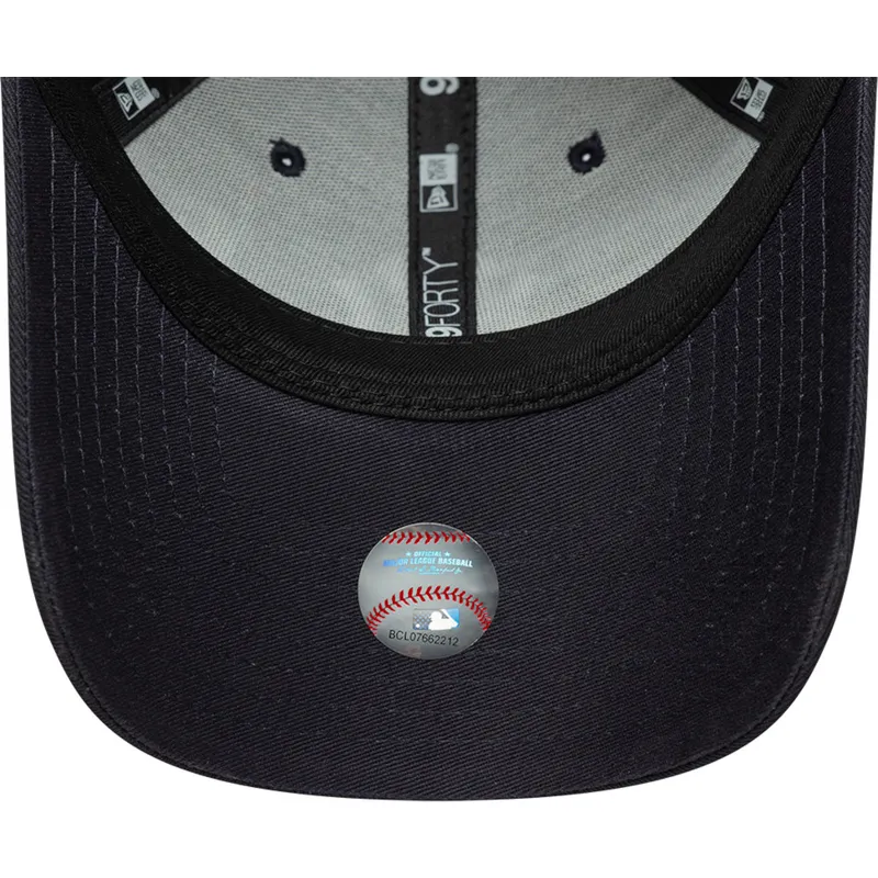 casquette-courbee-bleue-marine-ajustable-9forty-city-icon-new-york-yankees-mlb-new-era