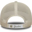 casquette-trucker-beige-ajustable-avec-logo-vert-9forty-homefield-midi-new-york-yankees-mlb-new-era