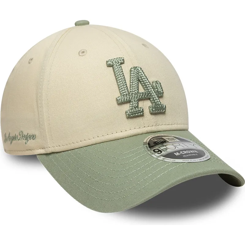 casquette-courbee-beige-et-verte-snapback-avec-logo-vert-9forty-m-crown-side-script-los-angeles-dodgers-mlb-new-era