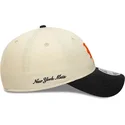 beige-und-schwarze-gebogene-snapback-kappe-9forty-m-crown-side-script-der-new-york-mets-mlb-von-new-era