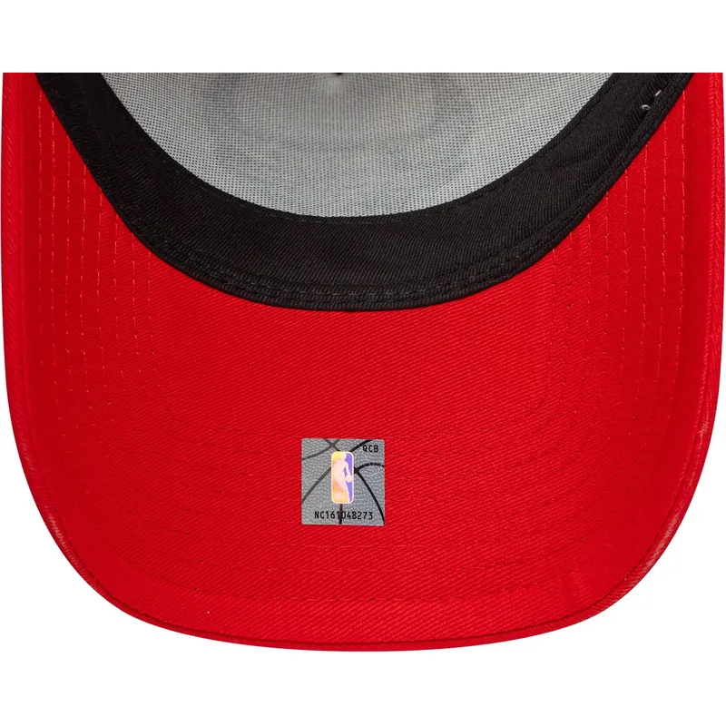 rote-und-weisse-trucker-kappe-a-frame-side-patch-von-chicago-bulls-nba-von-new-era