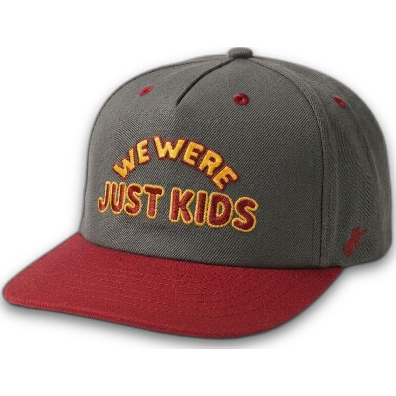 casquette-courbee-grise-et-rouge-snapback-just-kids-the-retro-homenage