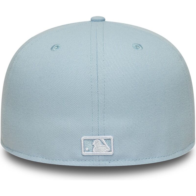 plaska-czapka-jasnoniebieska-dopasowana-59fifty-league-essential-new-york-yankees-mlb-new-era