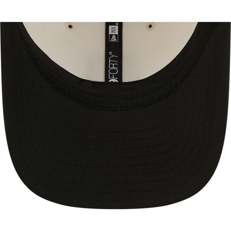 beige-und-schwarze-gebogene-snapback-kappe-9forty-m-crown-training-pack-2026-der-las-vegas-raiders-nfl-von-new-era