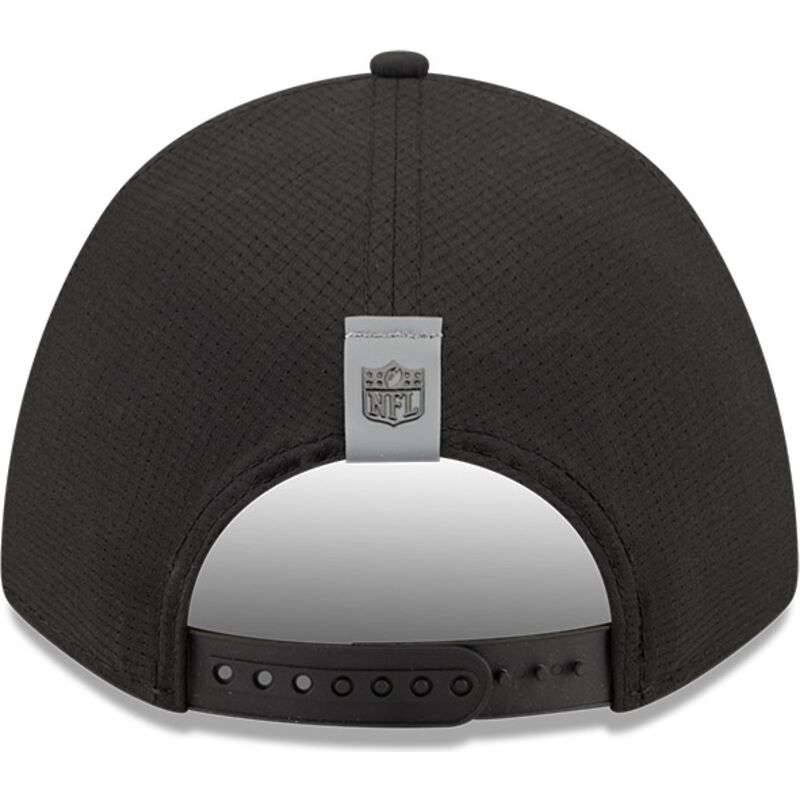 schwarze-gebogene-snapback-kappe-9forty-m-crown-training-pack-2026-der-las-vegas-raiders-nfl-von-new-era