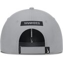 cepur-izliekta-peleks-regulejama-lente-primetime-club-structured-uv-poly-ripstop-no-new-york-yankees-mlb-no-nike