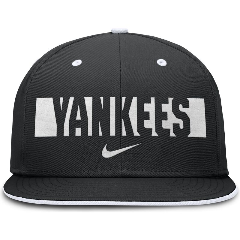 schwarze-flache-kappe-verstellbar-primetime-dri-fit-true-structured-round-bill-von-new-york-yankees-mlb-von-nike