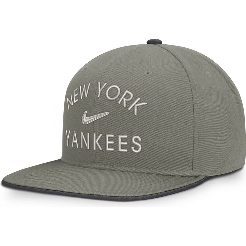 grune-flache-snapback-kappe-dri-fit-pro-structured-square-bill-der-new-york-yankees-mlb-von-nike