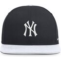 marineblaue-und-weisse-flache-snapback-kappe-dri-fit-pro-structured-square-bill-von-new-york-yankees-mlb-von-nike