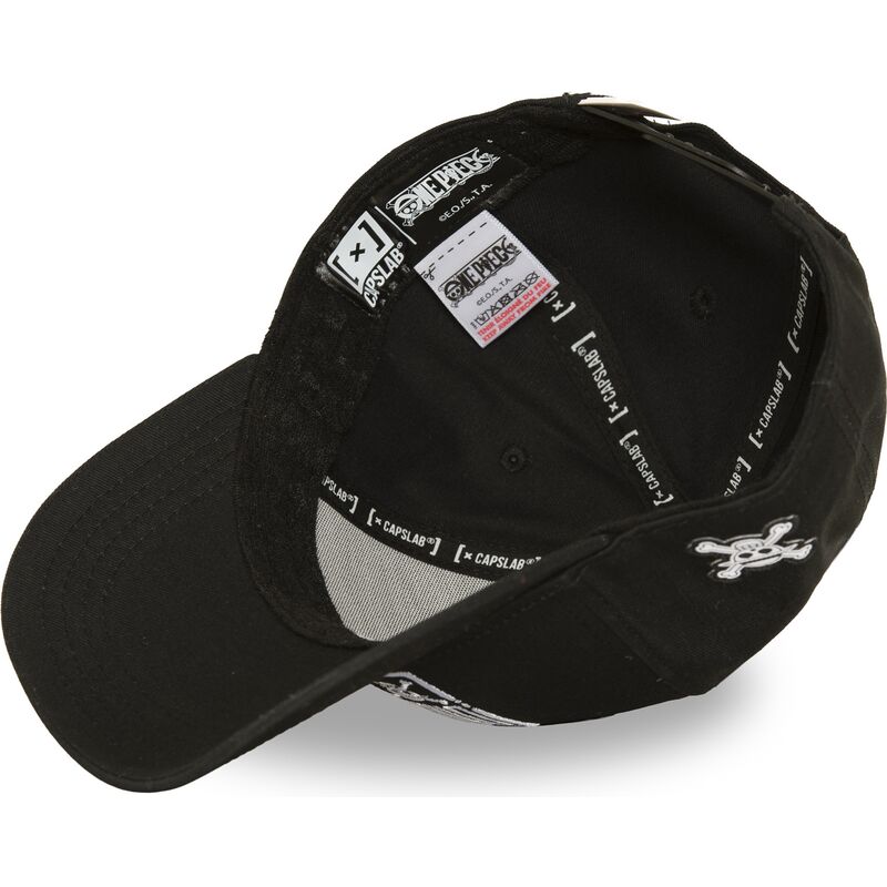 schwarze-gebogene-snapback-kappe-op7-embb-one-piece-von-capslab