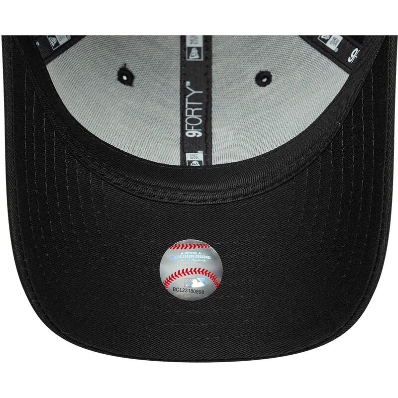 cepur-izliekta-melns-snapback-9forty-m-crown-side-script-no-chicago-white-sox-mlb-no-new-era