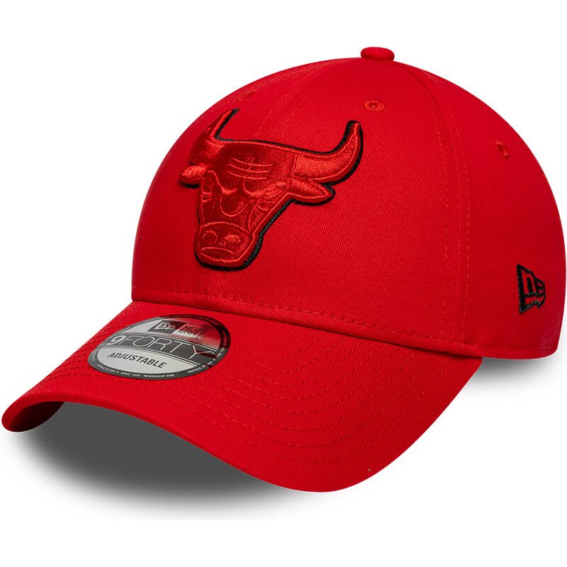 cepur-izliekta-sarkans-regulejams-9forty-outline-no-chicago-bulls-nba-no-new-era