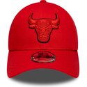 cepur-izliekta-sarkans-regulejams-9forty-outline-no-chicago-bulls-nba-no-new-era