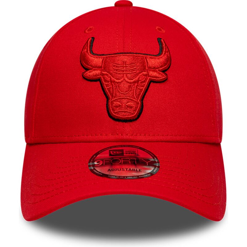 cepur-izliekta-sarkans-regulejams-9forty-outline-no-chicago-bulls-nba-no-new-era