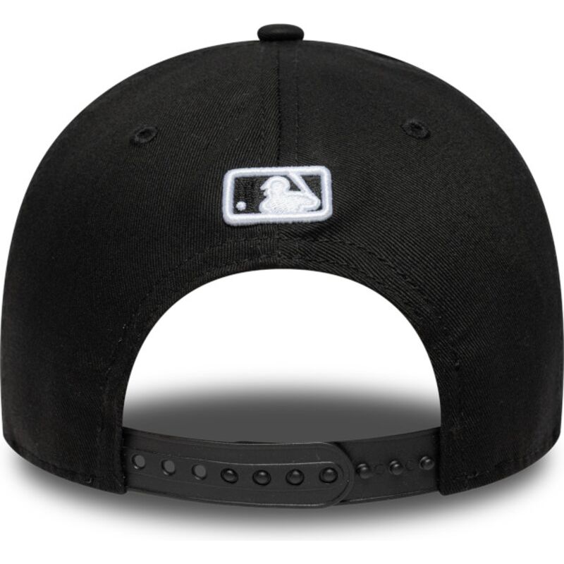 cepur-izliekta-melns-snapback-9forty-m-crown-no-new-york-yankees-mlb-no-new-era