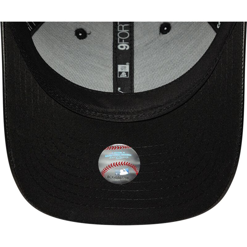 cepur-izliekta-melns-snapback-9forty-m-crown-pu-diamante-no-new-york-yankees-mlb-no-new-era
