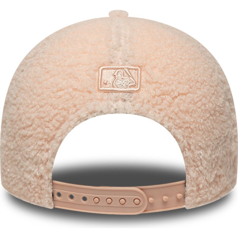 cepur-izliekta-roza-snapback-berniem-rosa-9forty-m-crown-winter-borg-no-new-york-yankees-mlb-no-new-era