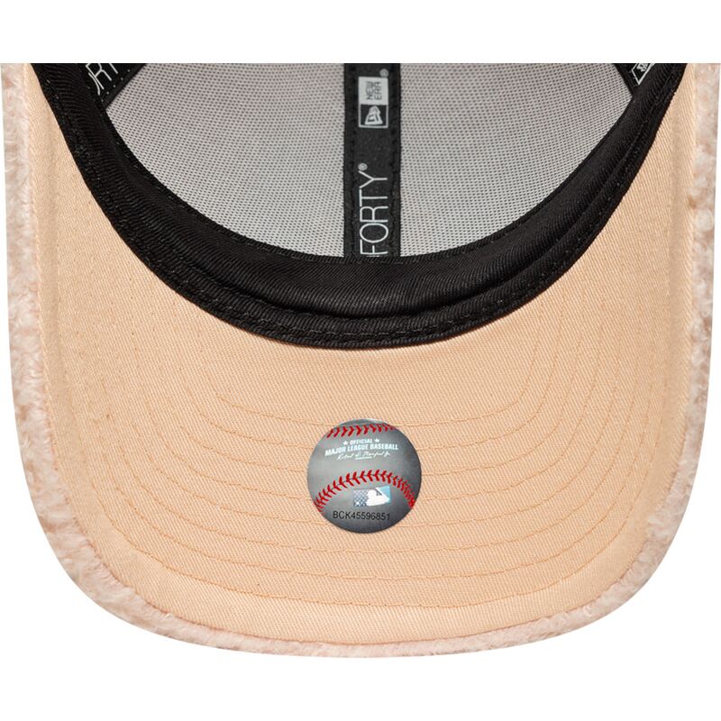 cepur-izliekta-roza-snapback-berniem-rosa-9forty-m-crown-winter-borg-no-new-york-yankees-mlb-no-new-era