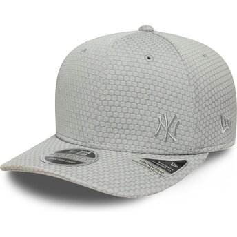 Cepur izliekta pelēks snapback 9SEVENTY Stretch Snap Mesh Flawless no New York Yankees MLB no New Era