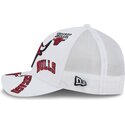 cepur-izliekta-truckeris-balts-snapback-9forty-m-crown-a-frame-all-over-no-chicago-bulls-nba-no-new-era